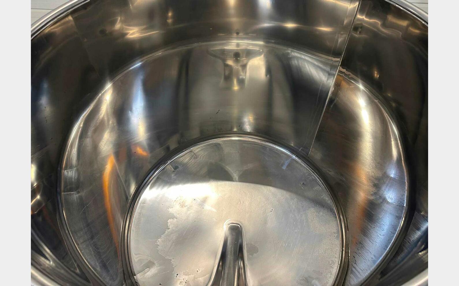 Cuve inox 304 ouverte fond bomb&eacute; 9.04 HL (904 litres) ARSILAC