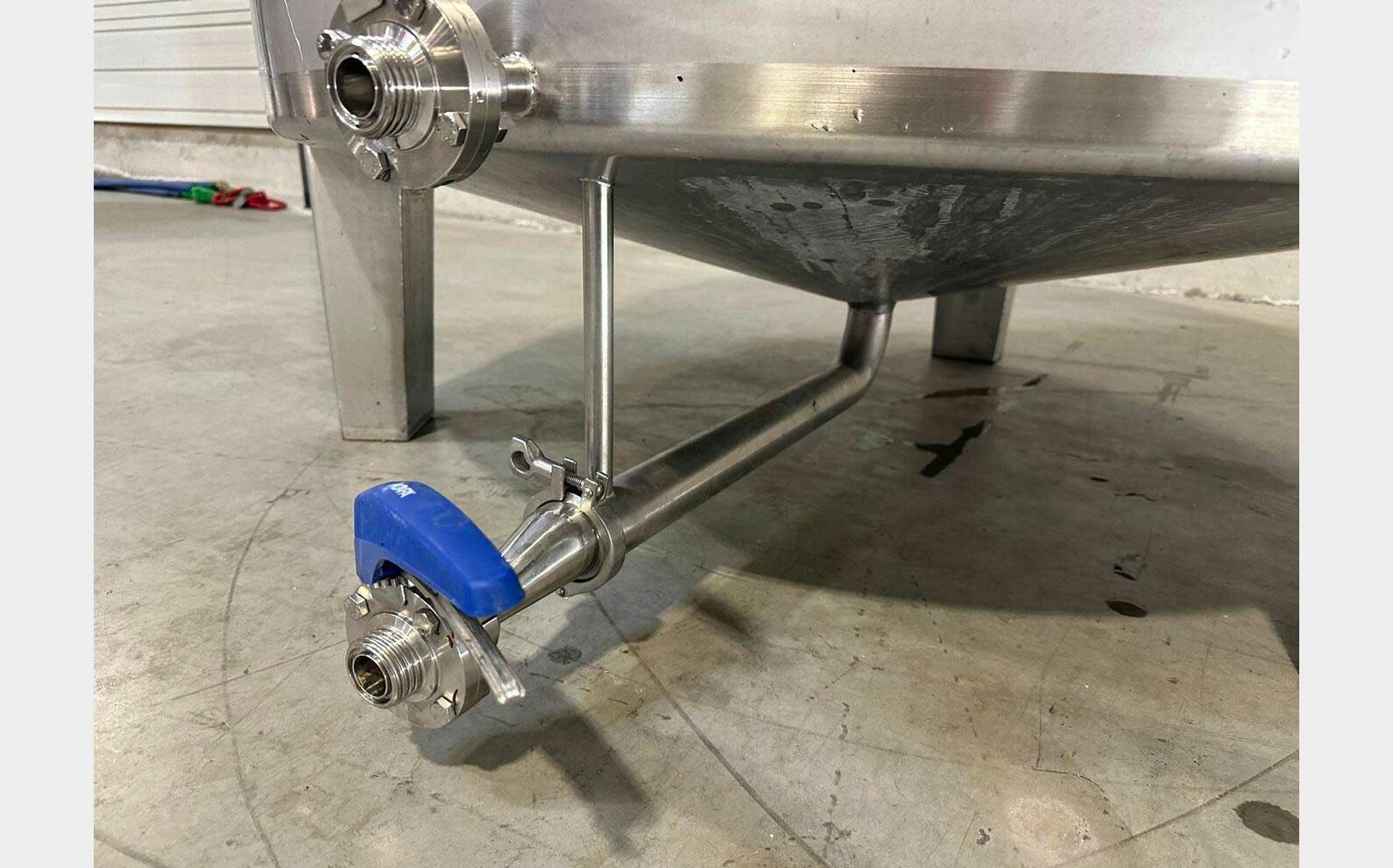 Open 304 stainless steel tank with a conical base on legs 10 HL (1,000 litres) CESPEDES