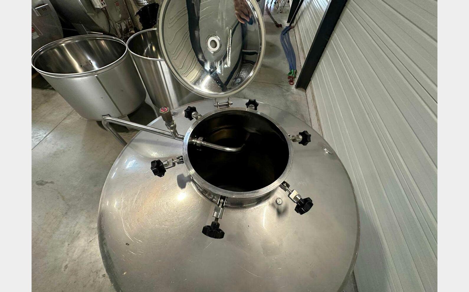 Temperature-controlled, pressurisable 304 stainless steel tank 10 HL (1,000 litres) CESPEDES