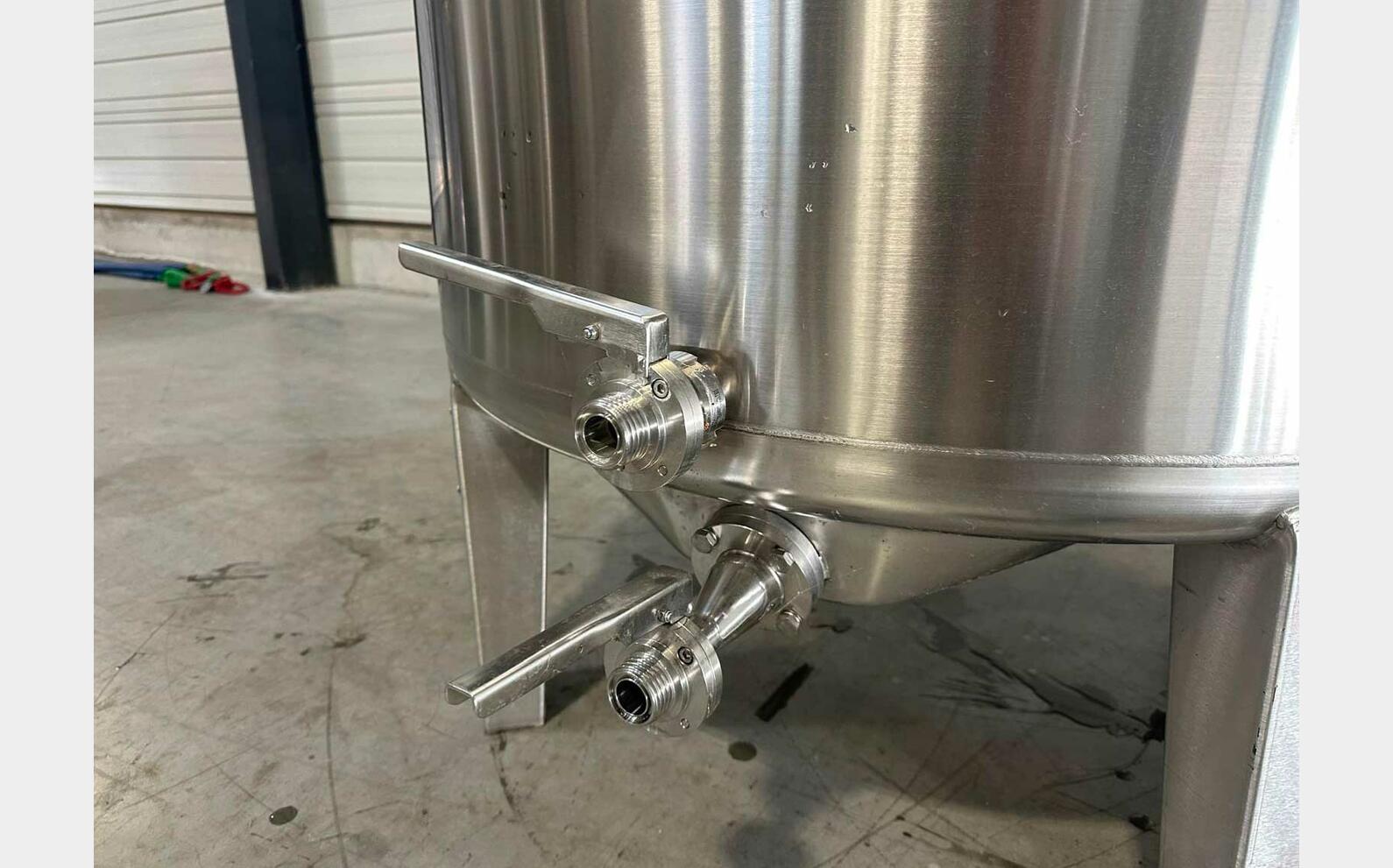 Cuve inox 304 ouverte fond bomb&eacute; 9.04 HL (904 litres) ARSILAC