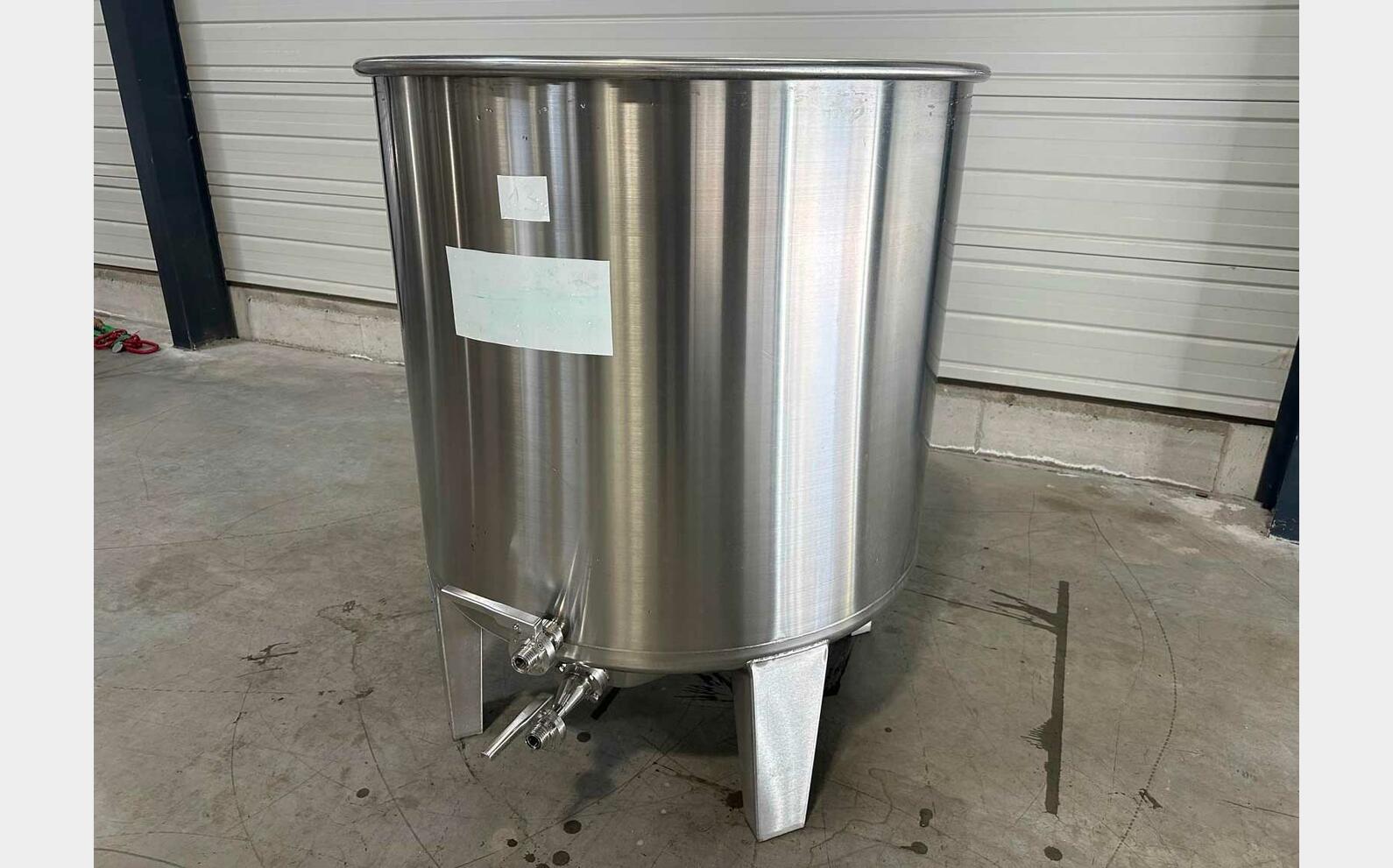 Open 304 stainless steel tank with a conical base 9.04 HL (904 litres) ARSILAC