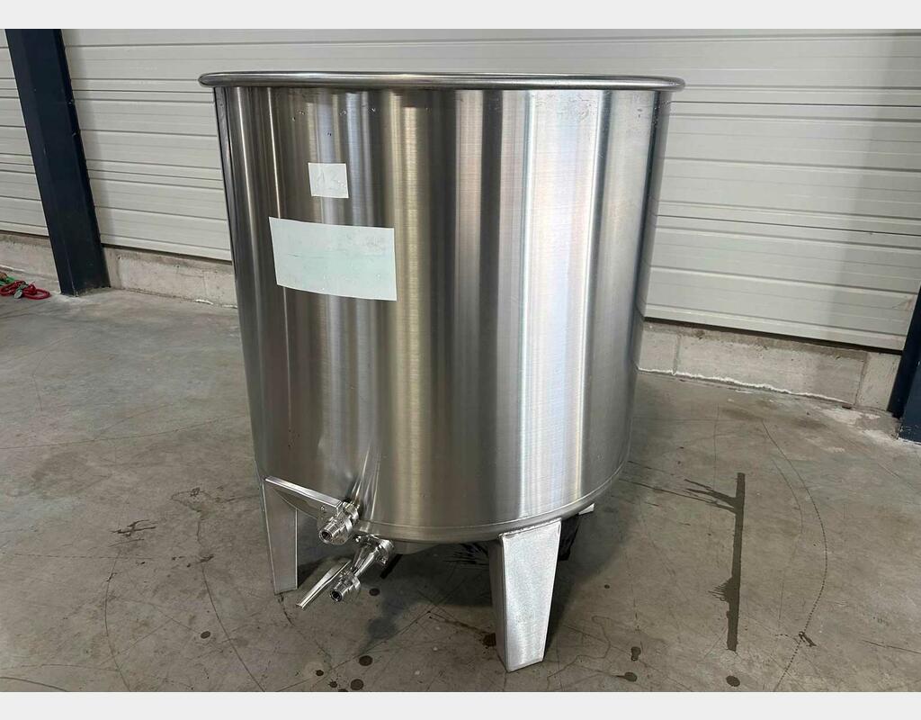 Cuve inox 304 ouverte fond bomb&eacute; 9.04 HL (904 litres) ARSILAC