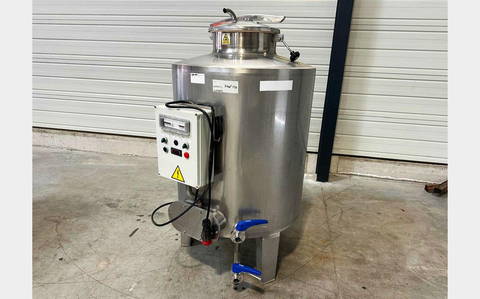 Insulated, temperature-controlled 304 stainless steel tank on legs 5 HL (500 litres) CESPEDES