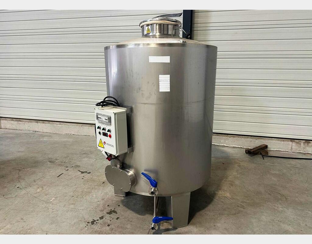 Insulated, temperature-controlled 304 stainless steel tank on legs 10 HL (1,000 litres) CESPEDES