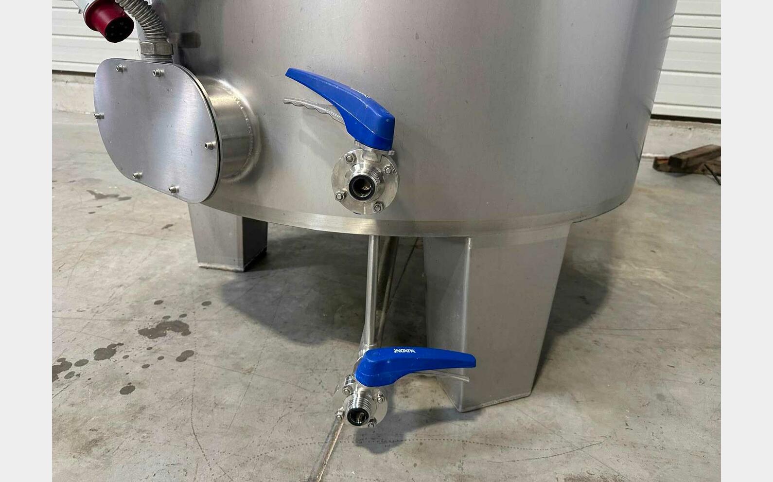 Insulated, temperature-controlled 304 stainless steel tank on legs 10 HL (1,000 litres) CESPEDES
