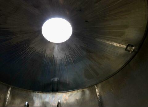 304 stainless steel tank with a conical base on legs 109 HL (10,900 litres)