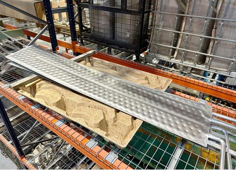 Stainless steel honeycomb flag for welding