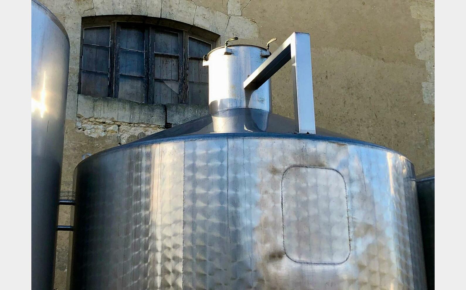 Cuve inox 304 sur pieds 109 HL (10 900 litres)