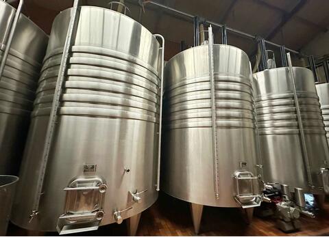 Cuve inox 304 thermor&eacute;gul&eacute; fond inclin&eacute; sur pieds 220 HL (22 200 litres) PIERRE GUERIN