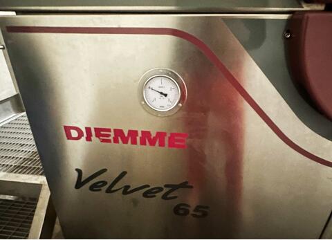 Pressoir pneumatique cage ferm&eacute;e 65 HL (6 500 litres) DIEMME