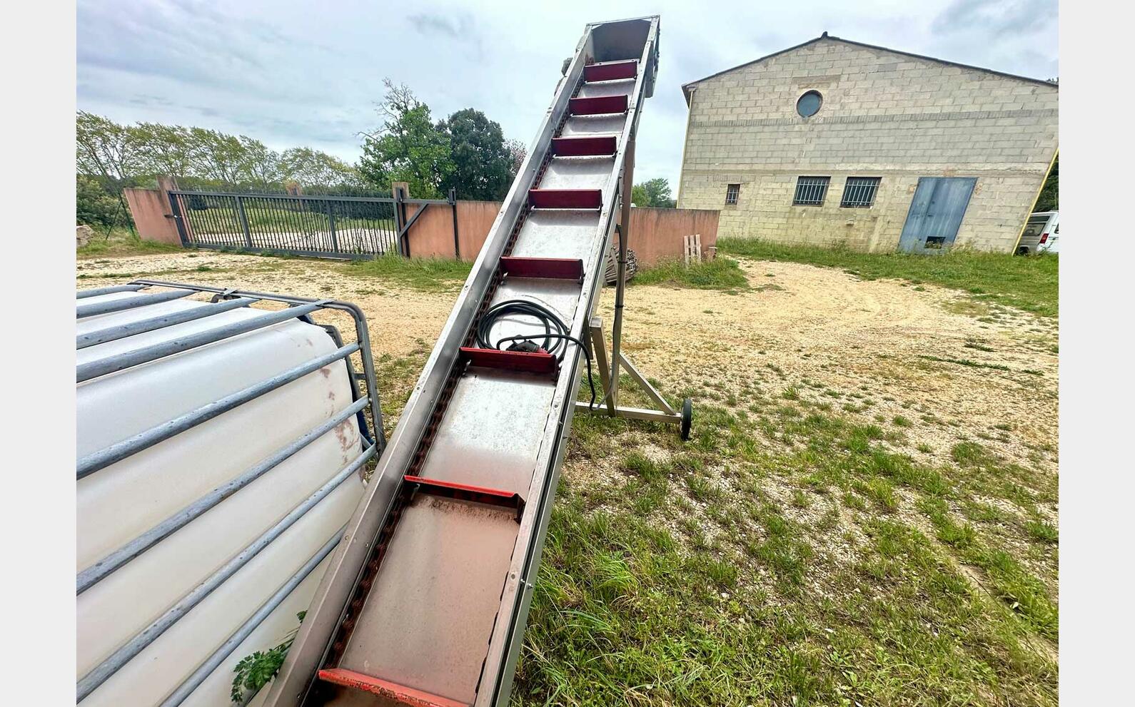 304 stainless steel inclined conveyor GEOFFROY