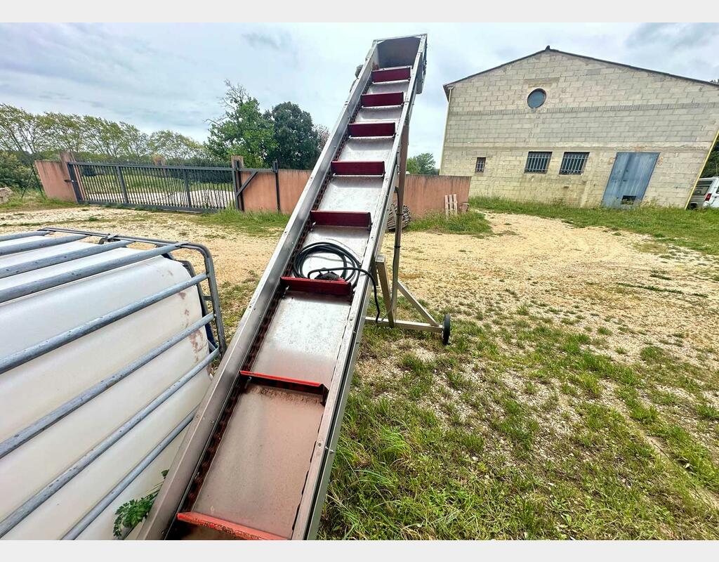 304 stainless steel inclined conveyor GEOFFROY