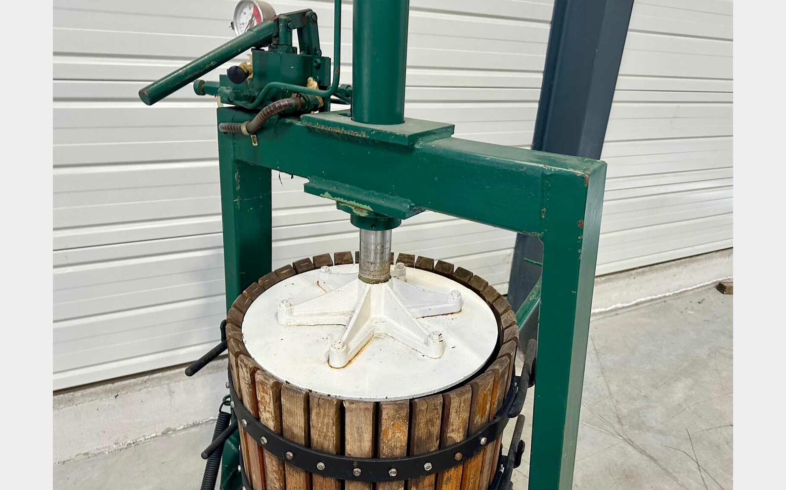 Pressoir vertical 3 HL (300litres)