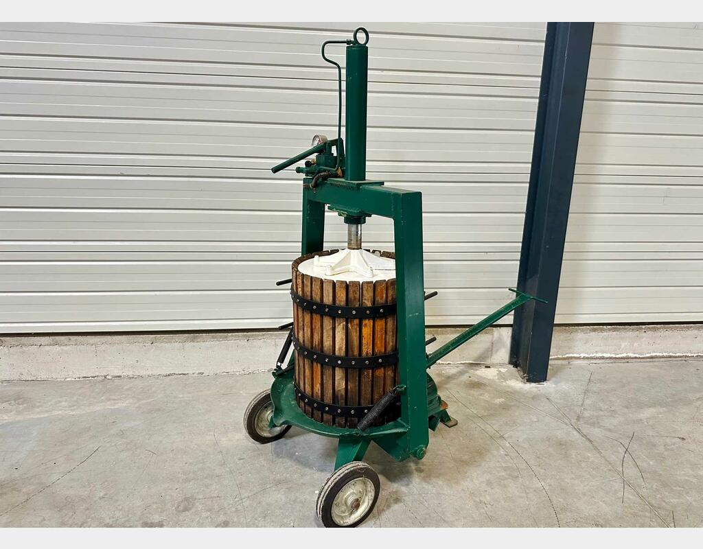 Pressoir vertical 3 HL (300litres)