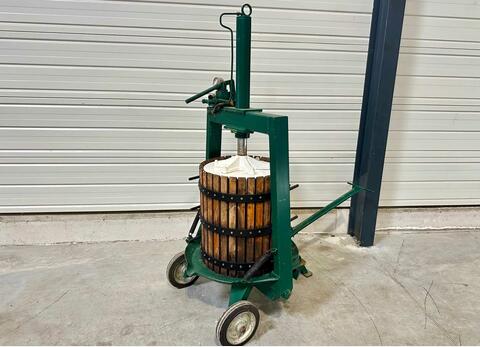 Pressoir vertical 3 HL (300litres)