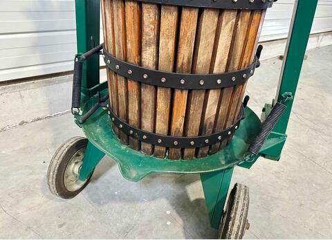 Pressoir vertical 3 HL (300litres)