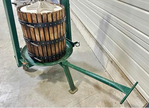 Pressoir vertical 3 HL (300litres)