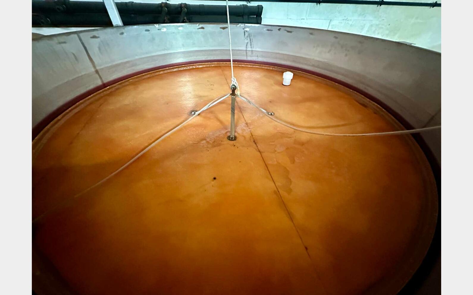 316 stainless steel tank with honeycomb floating lid 105 HL (10,500 litres)