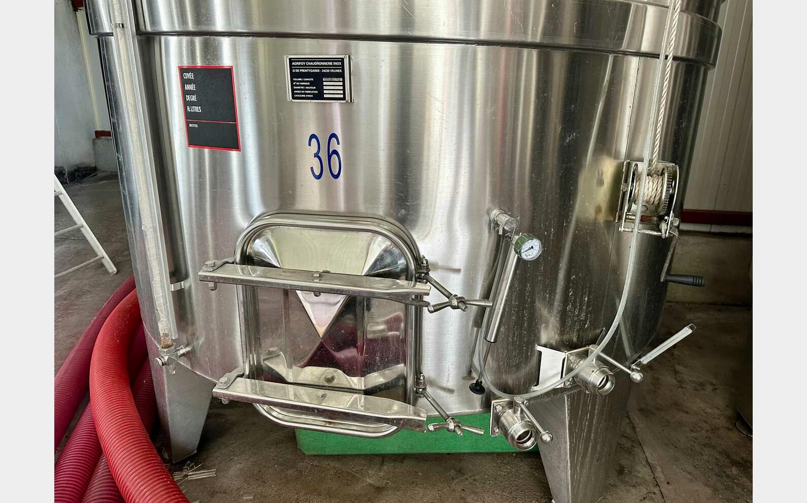Cuve inox 304 chapeau flottant thermor&eacute;gul&eacute; 86 HL (8 600 litres) AGRIFOY