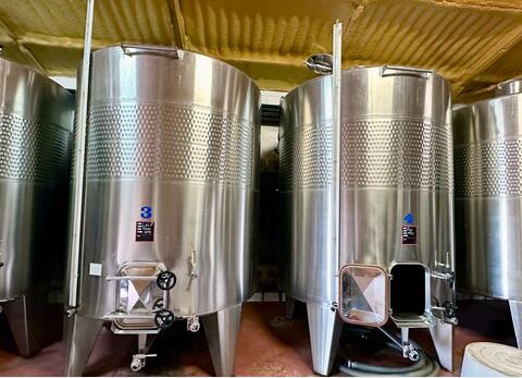 316 stainless steel tank with honeycomb temperature control 105 HL (10,500 litres)