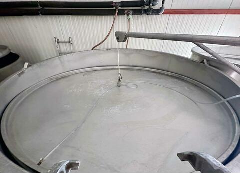 304 stainless steel tank with temperature-controlled floating lid 86 HL (8,600 litres) AGRIFOY
