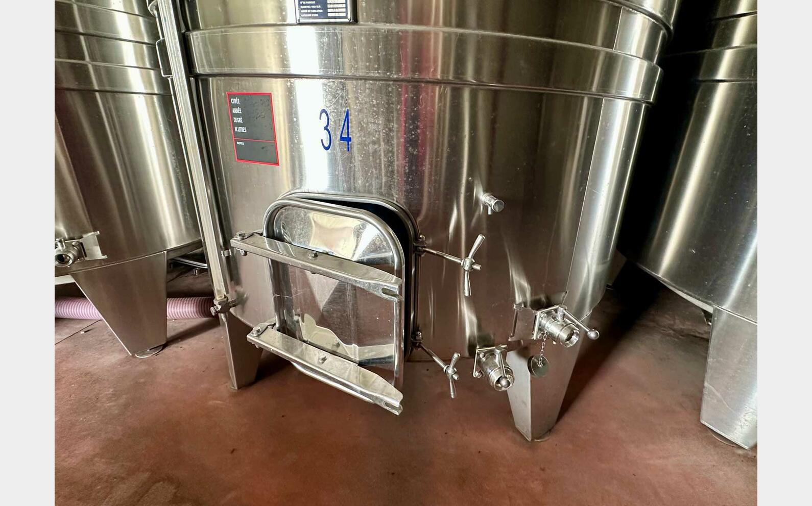 Cuve inox 304 thermor&eacute;gul&eacute; sur pieds 86 HL (8 600 litres) AGRIFOY