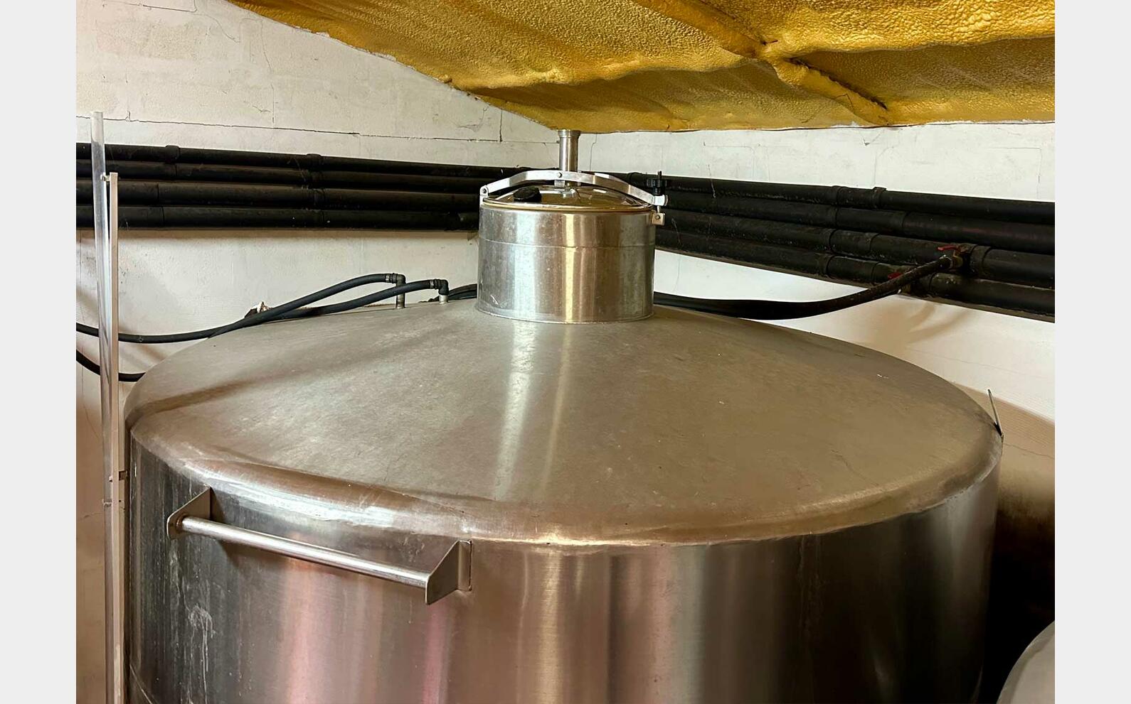 Cuve inox 316 thermor&eacute;gulation nid d'abeilles 105 HL (10 500 litres)
