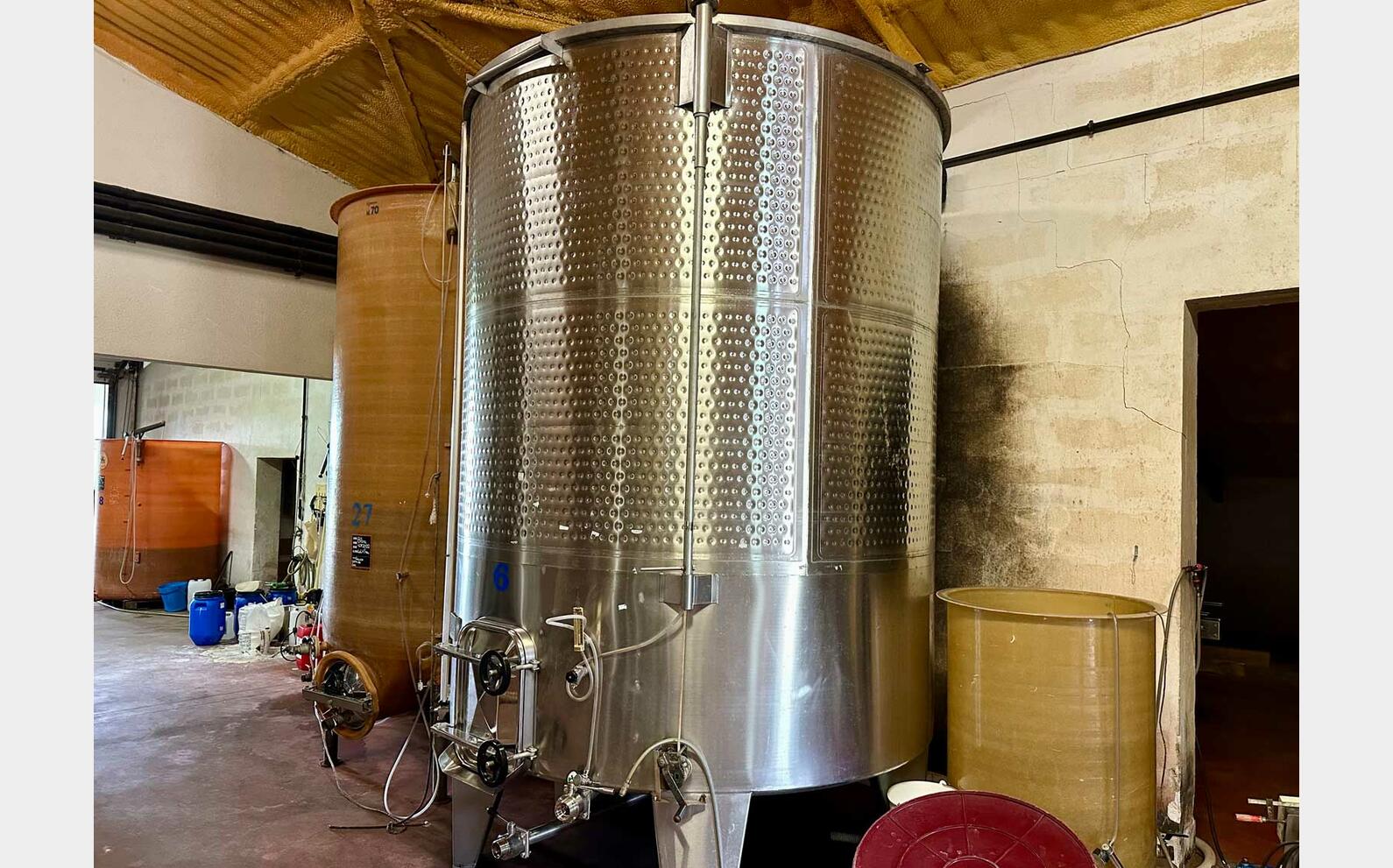 316 stainless steel tank with honeycomb floating lid 105 HL (10,500 litres)