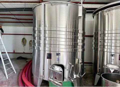304 stainless steel tank with temperature-controlled floating lid 86 HL (8,600 litres) AGRIFOY