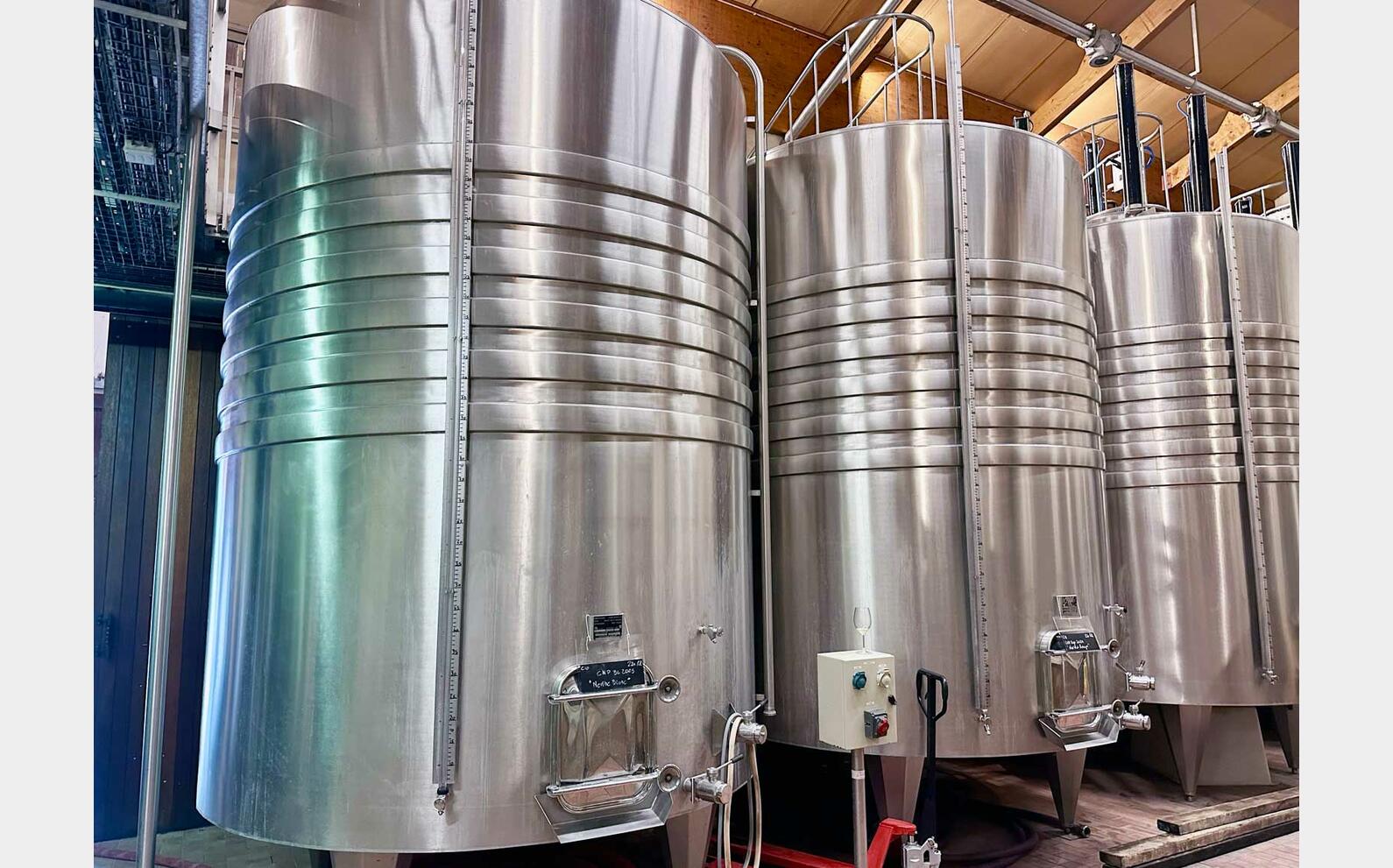 Temperature-controlled 316 stainless steel tank 220 HL (22,200 litres) PIERRE GUERIN