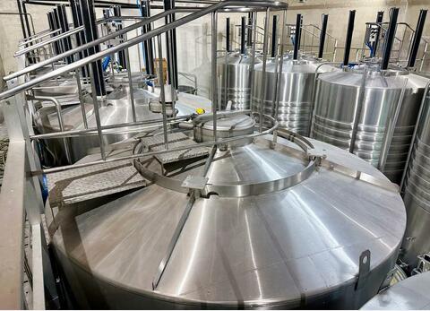 Temperature-controlled 316 stainless steel tank 220 HL (22,200 litres) PIERRE GUERIN