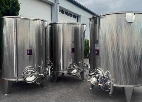 304 stainless steel tank with floating lid 50 HL (5,000 litres) ALBRIGI