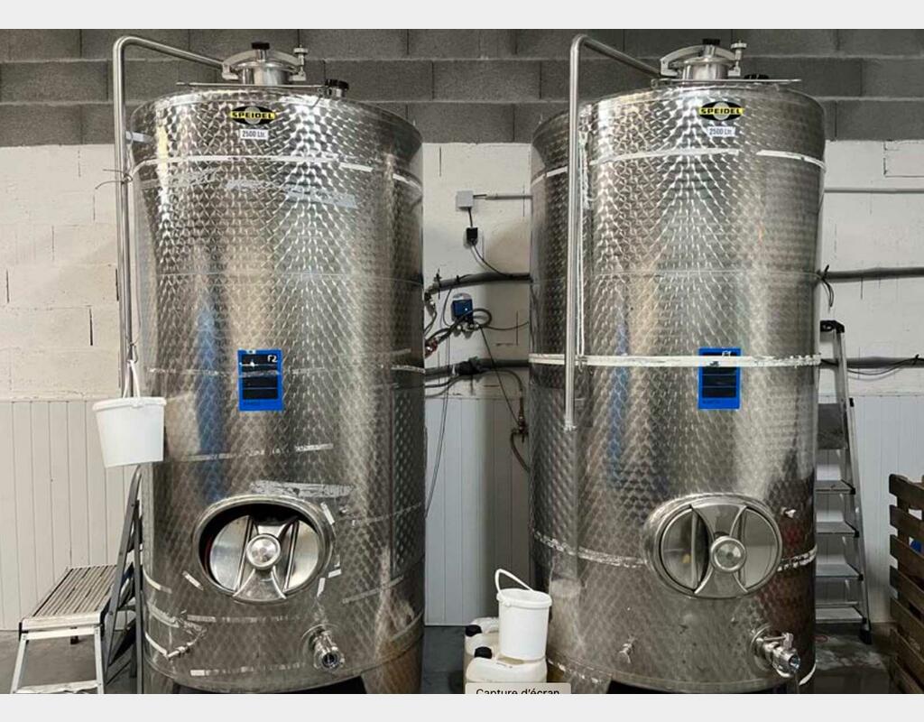 Cuve inox 304 thermor&eacute;gul&eacute;e sur pieds 25 HL (2 500 litres) SPEIDEL