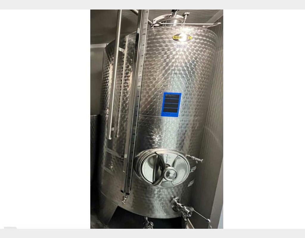 Cuve inox 304 sur pieds 21 HL (2 100 litres) SPEIDEL
