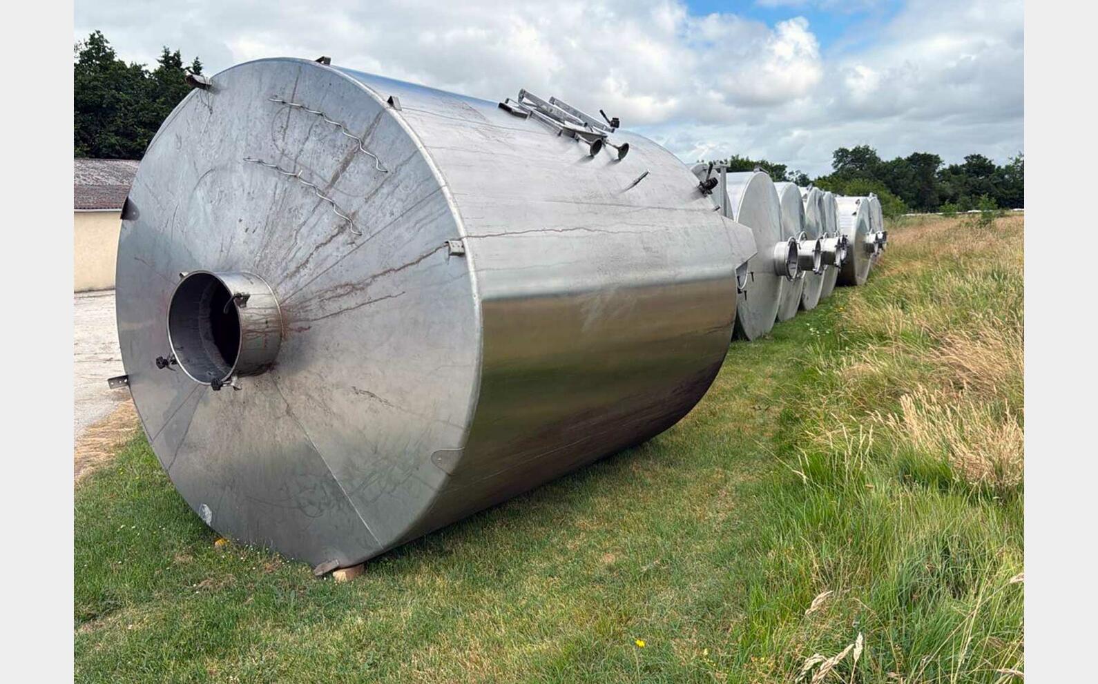 Cuve inox - Fond conique avec boitard 155 HL (15 500 litres) RURALINOX