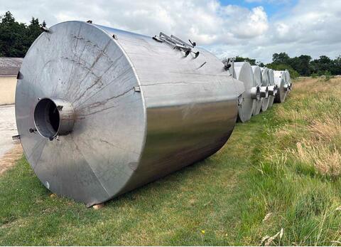 Stainless steel tank - Conical base on legs 155 hl (15,500 litres) RURALINOX