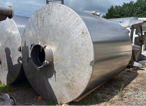 Stainless steel tank - Conical bottom with manhole 155 hl (15,500 litres) RURALINOX