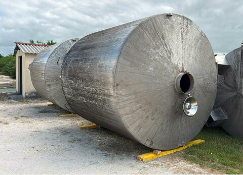Stainless steel tank with a conical base on legs 208 HL (20,800 litres) ALBRIGI