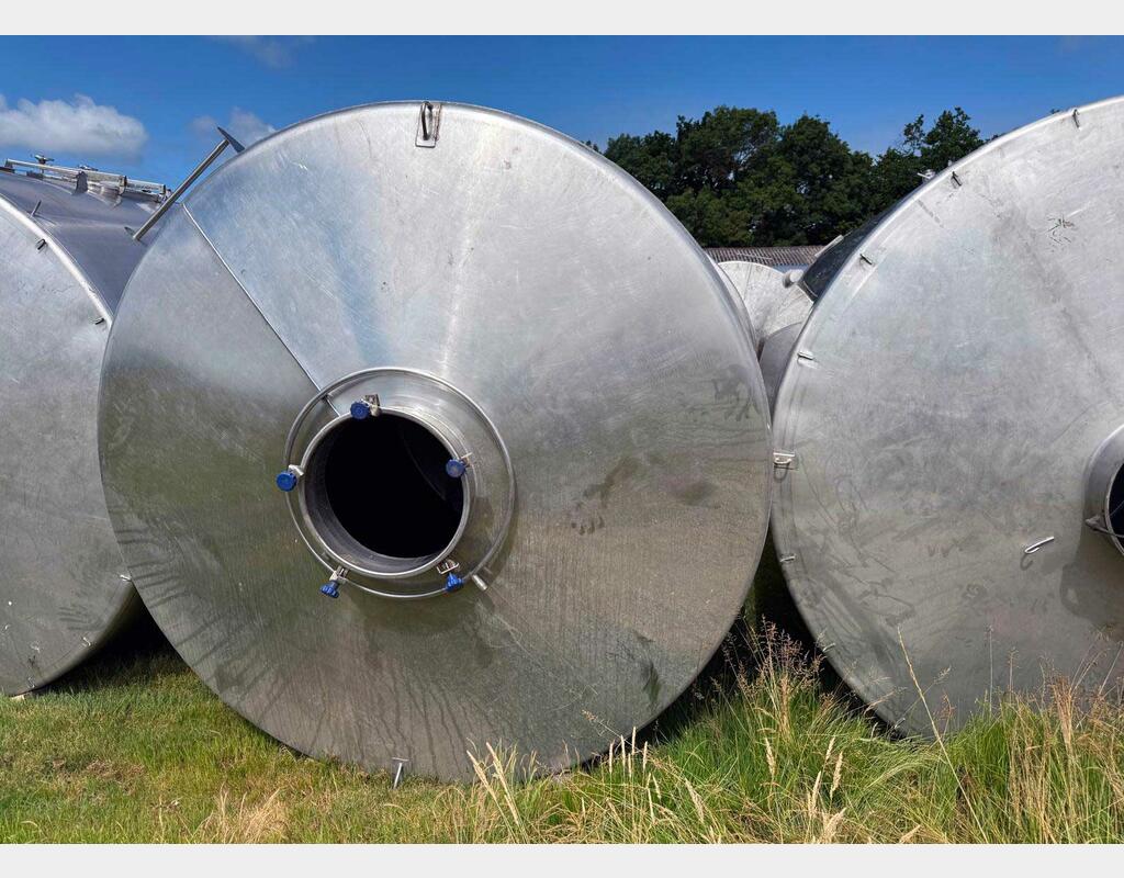 Stainless steel tank with conical base on a stand 155 hl (15,500 litres) MANGEARD