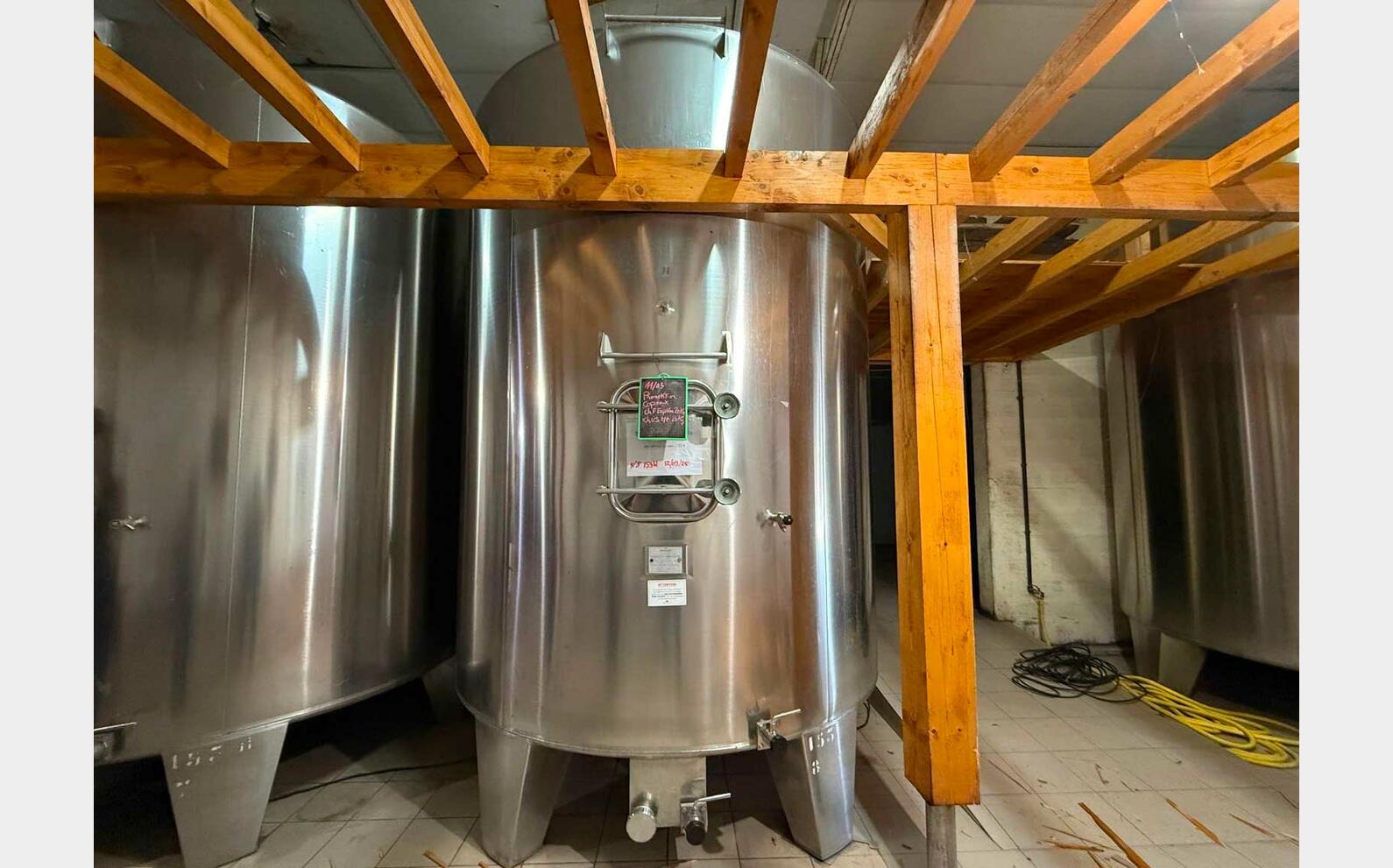 Stainless steel tank with conical base on a stand 155 hl (15,500 litres) MANGEARD