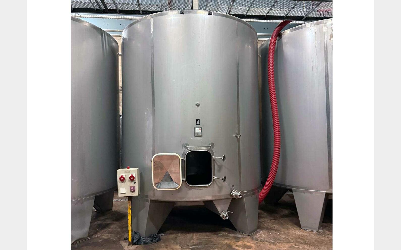 304 ss tank on legs 210 HL (21 000 litres) RURALINOX