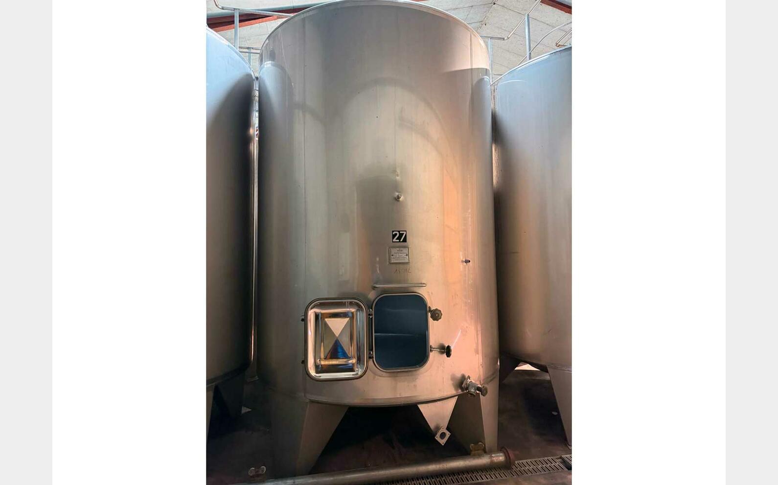 Temperature-controlled 304 stainless steel tank on legs 155 HL (15,500 litres) RURALINOX