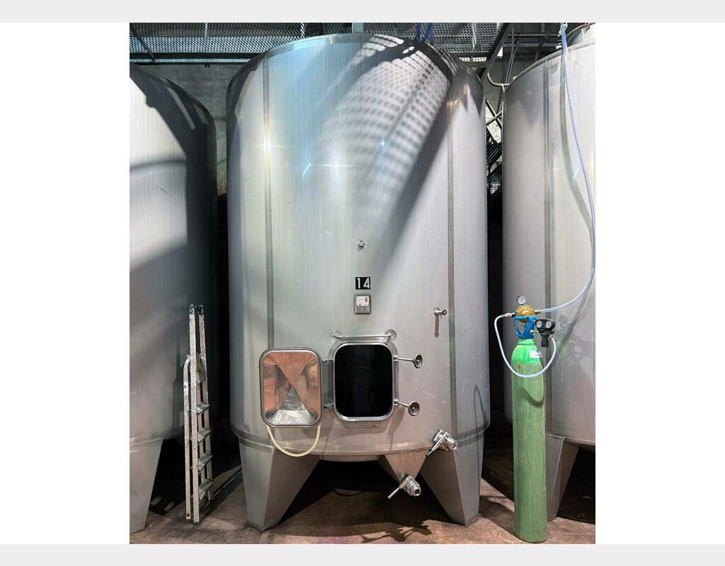 304 stainless steel tank with conical base on legs 155 hl (15,500 litres) MANGEARD