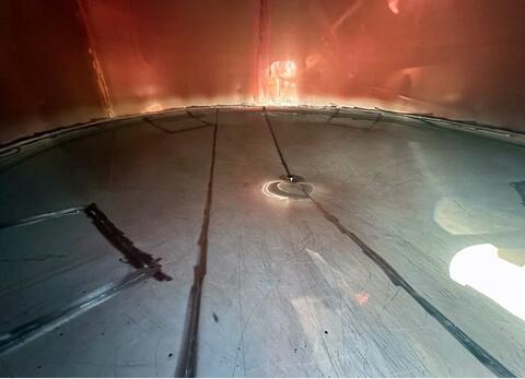316 stainless steel tank with honeycomb temperature control 105 HL (10,500 litres)
