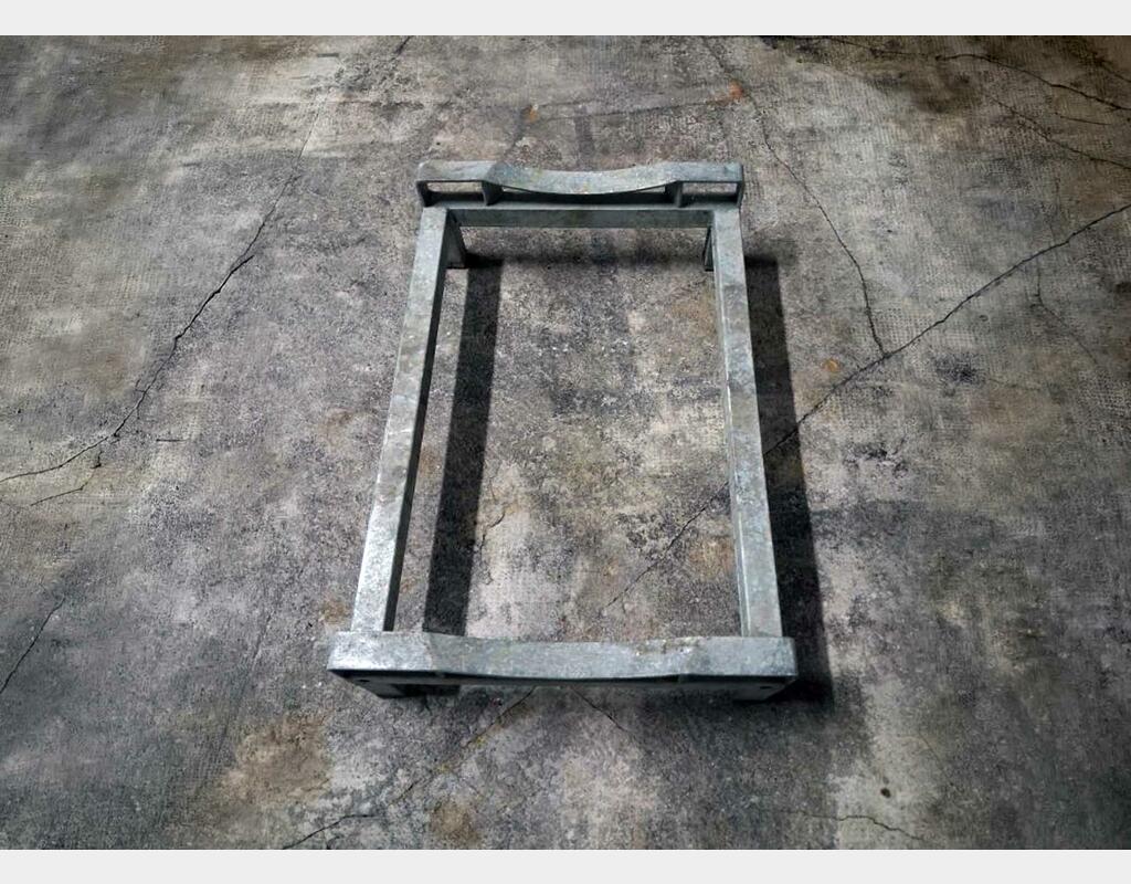 Single galvanised steel barristock