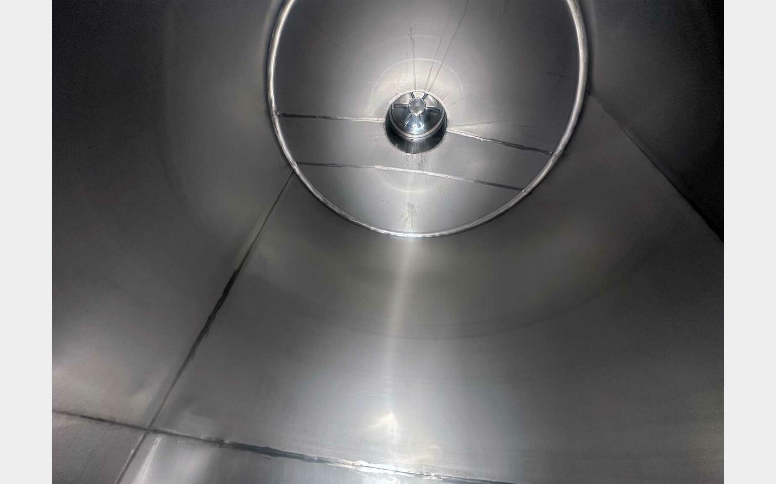 Insulated, temp-controlled 316 SS tank 105 HL (10,500 litres) CUVERIE DE FRANCE
