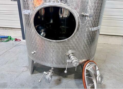 304 stainless steel tank on legs 21 HL (2,100 litres) SPEIDEL