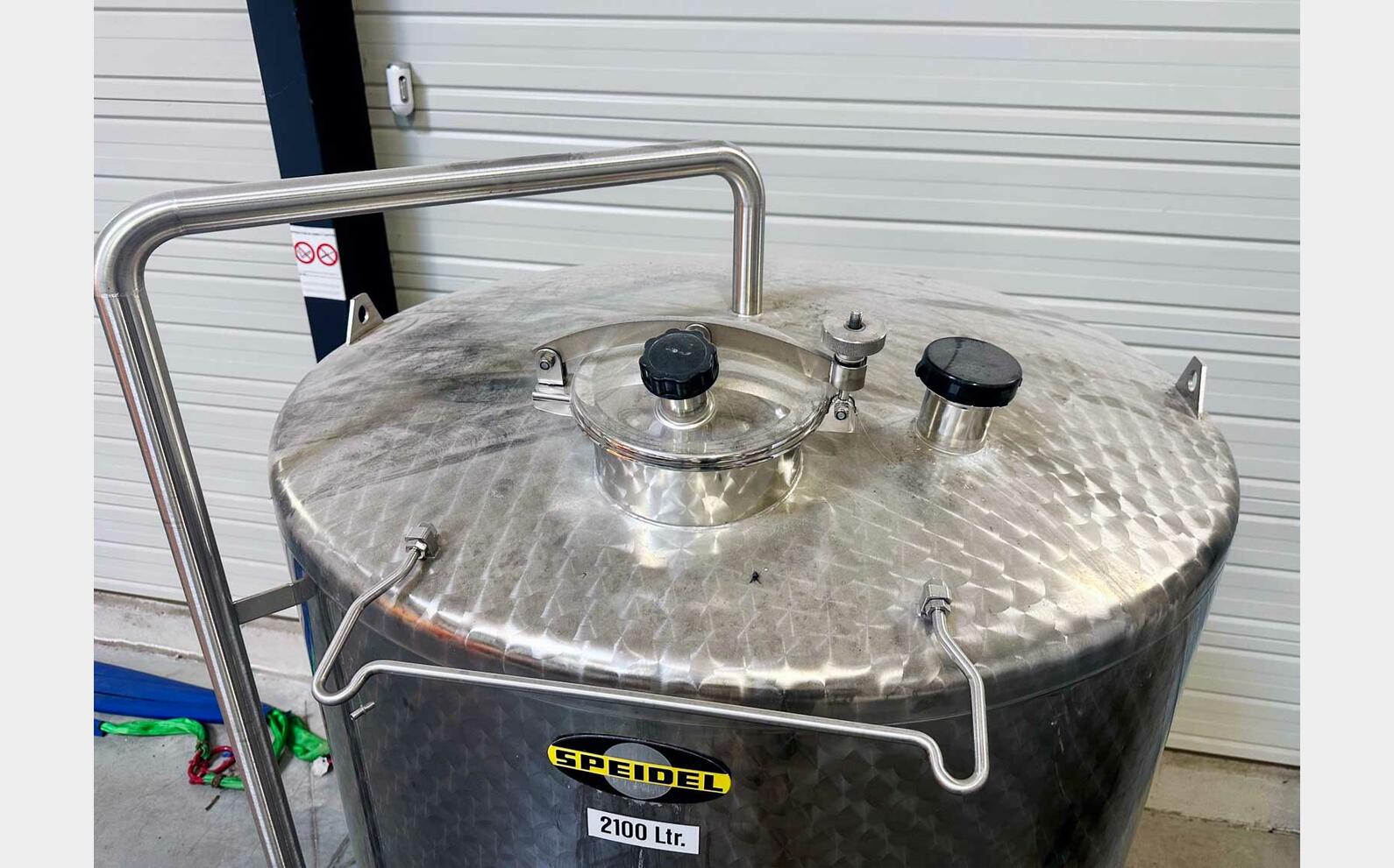 Cuve inox 304 sur pieds 21 HL (2 100 litres) SPEIDEL