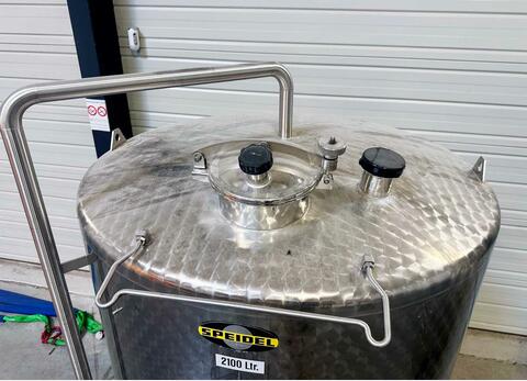 304 stainless steel tank on legs 21 HL (2,100 litres) SPEIDEL
