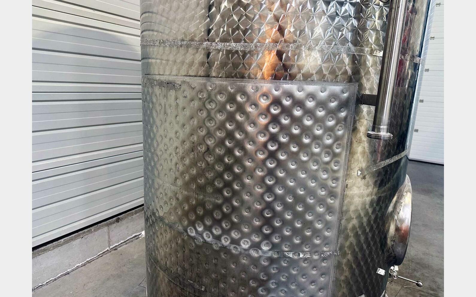 Cuve inox 304 thermor&eacute;gul&eacute;e sur pieds 25 HL (2 500 litres) SPEIDEL